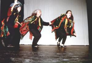 Datei:Macbeth tanzende Hexen.jpg