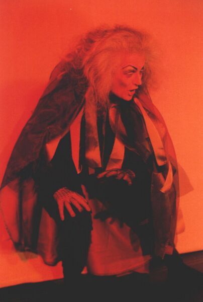 Datei:Macbeth Erste Hexe.jpg