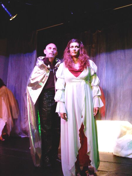 Datei:AKT 02 Oberon Titania2.jpg