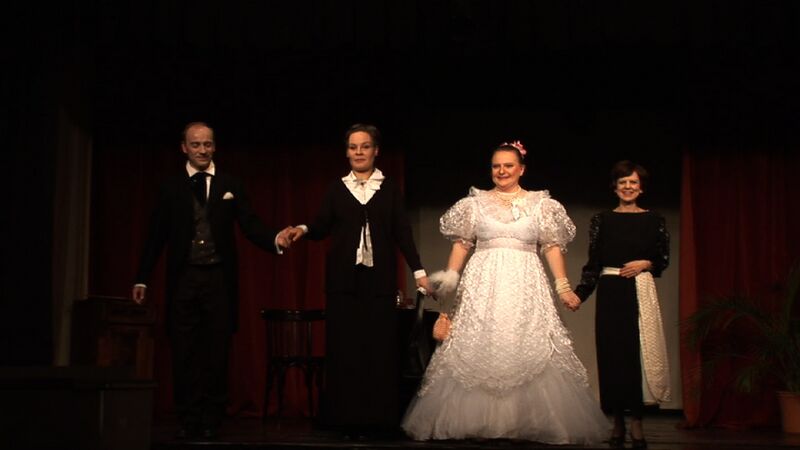 Datei:Koeniginnen 14.JPEG